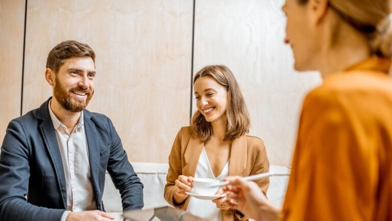 Desvendando o Papel do Gerente Comercial: Conheça as 6 Responsabilidades Essenciais de um gerente comercial